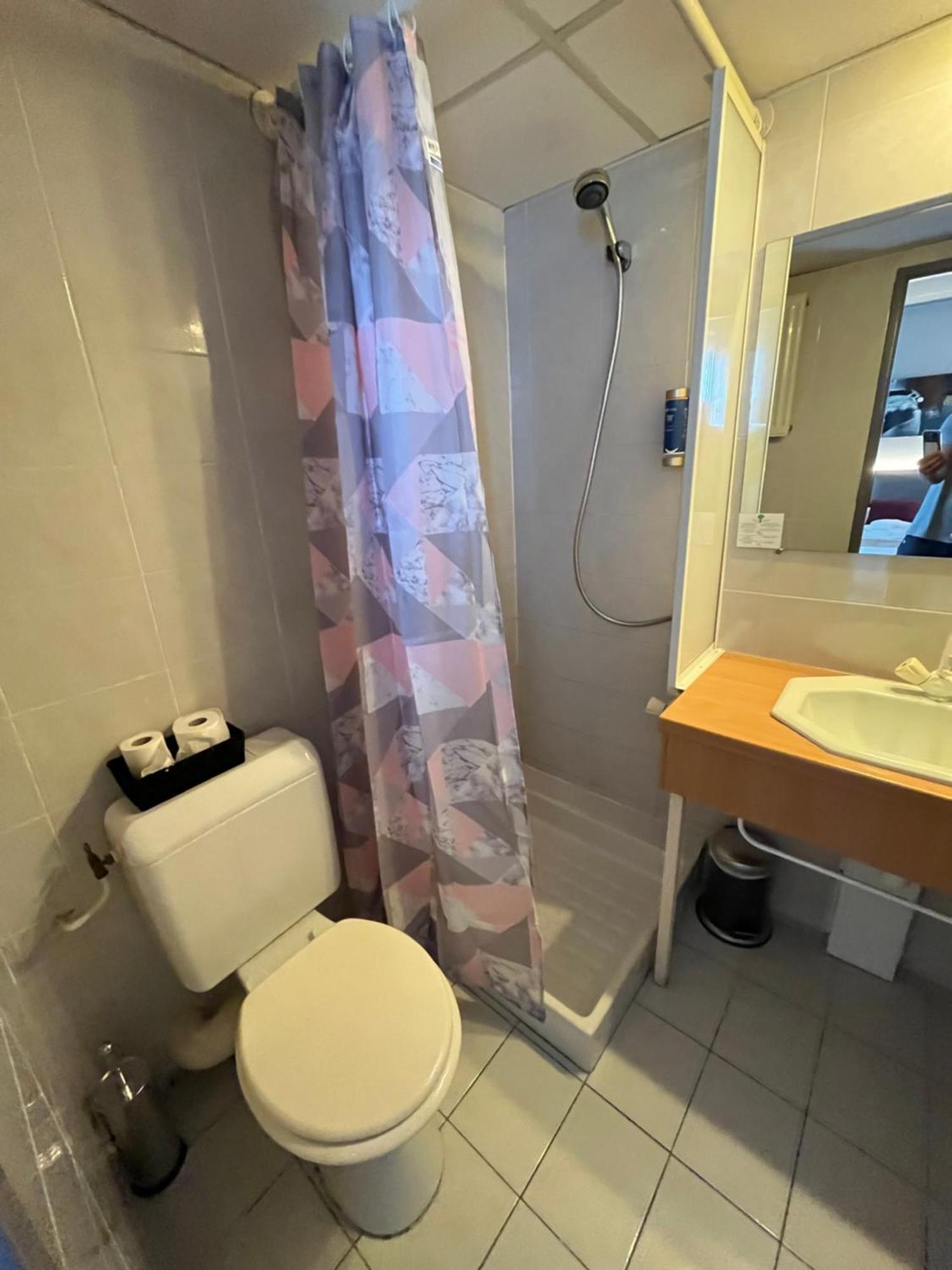 Brit Hotel Le Везул Екстериор снимка