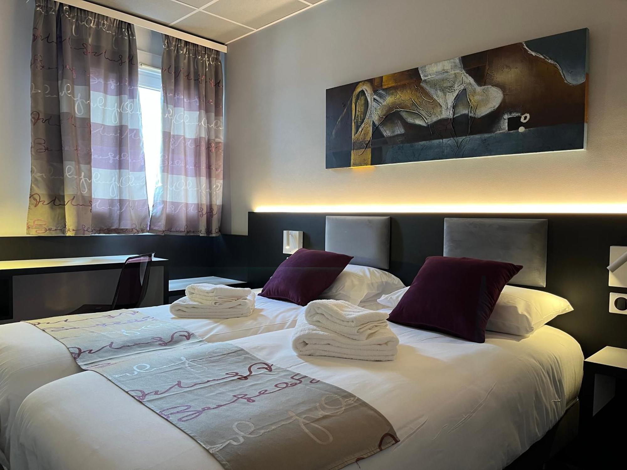 Brit Hotel Le Везул Екстериор снимка
