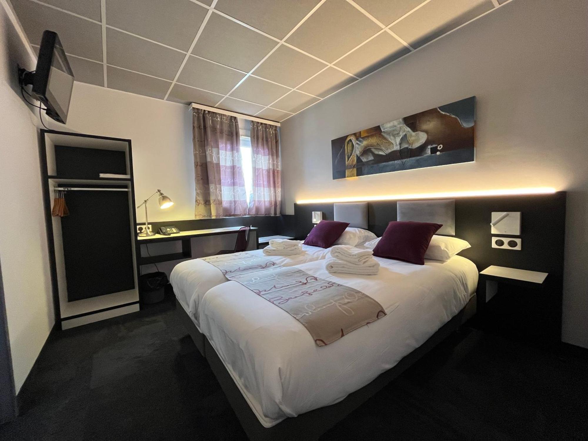Brit Hotel Le Везул Екстериор снимка