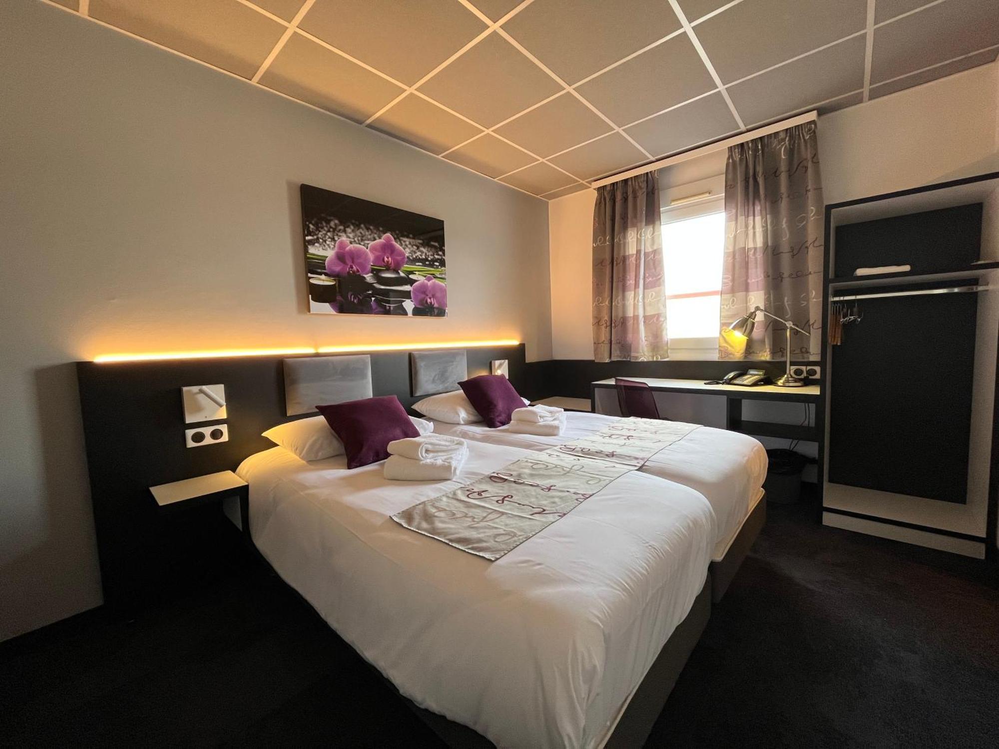 Brit Hotel Le Везул Екстериор снимка