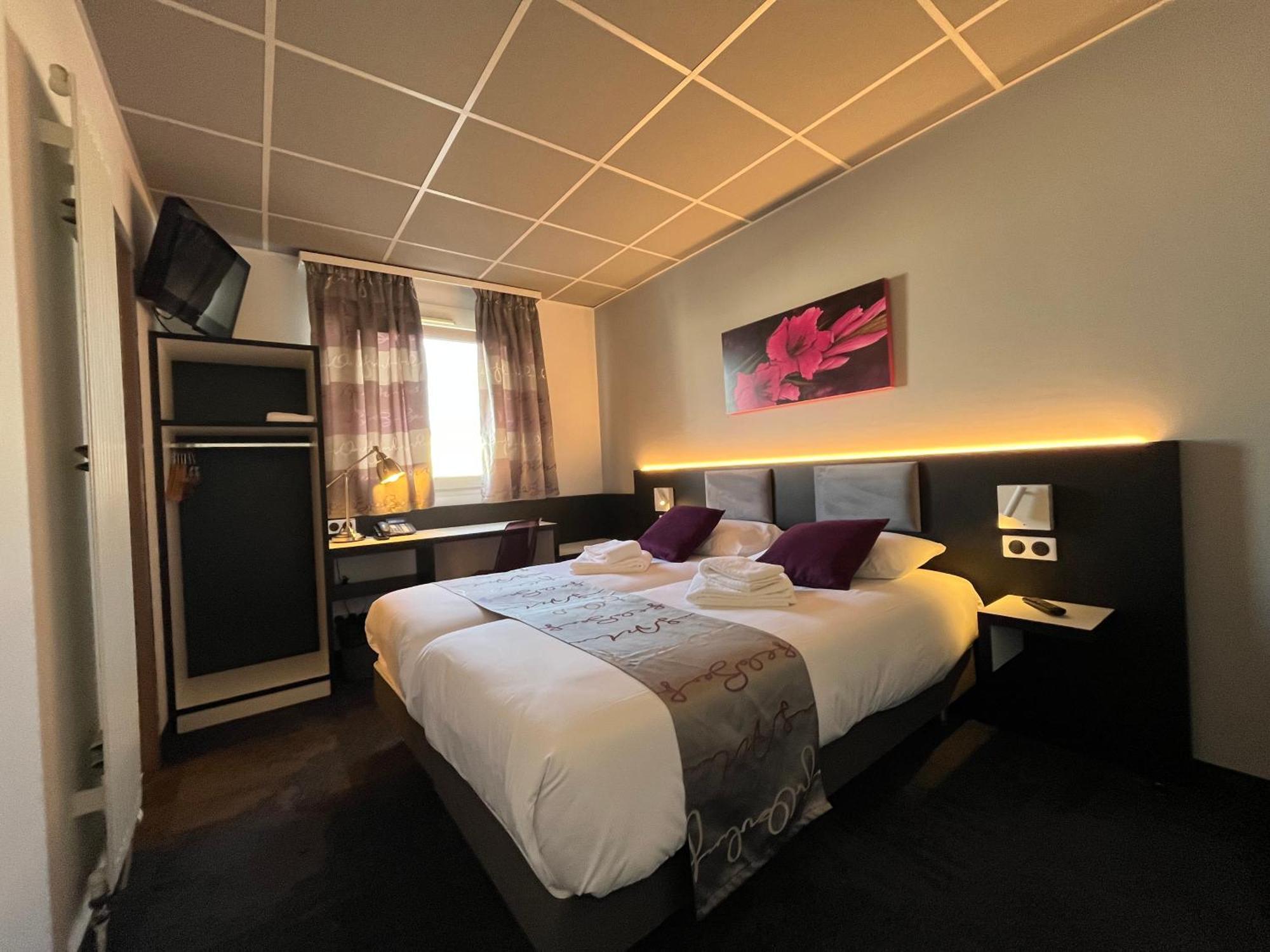 Brit Hotel Le Везул Екстериор снимка